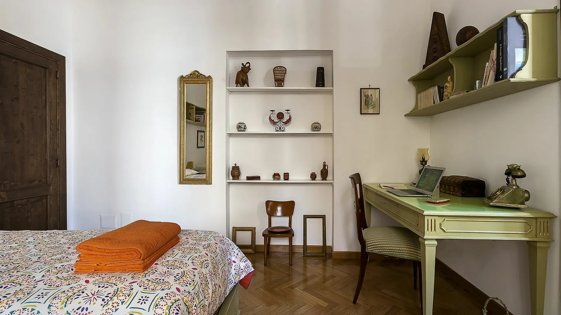 Margherita A Chiaia Naples Apartment