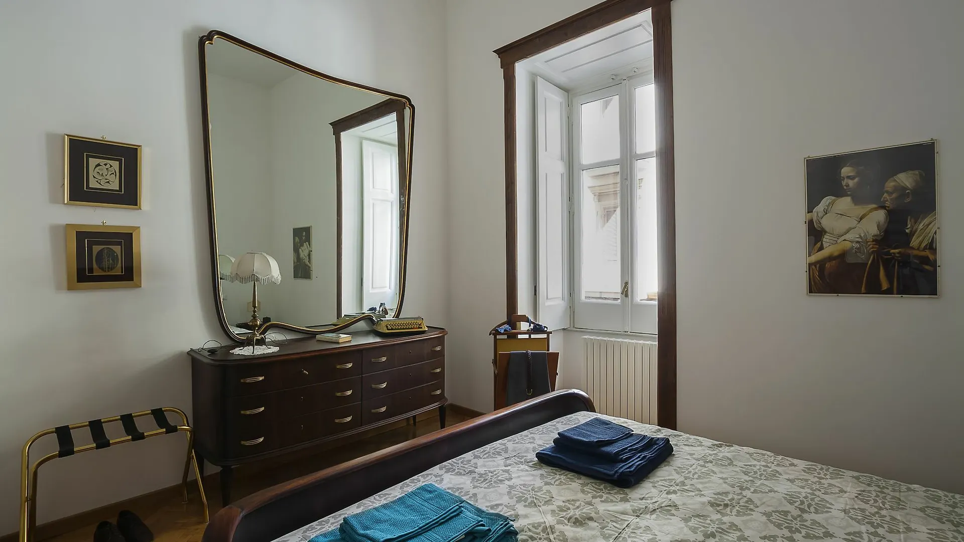 Margherita A Chiaia Naples Apartment